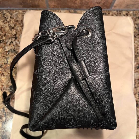 LOUIS VUITTON Bella Mahina Black Leather Shoulder / Hand Bag - Picture 5 of 13